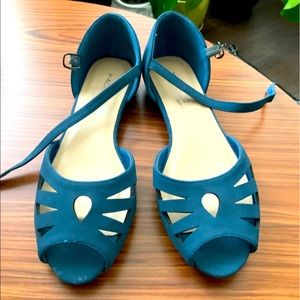 NWOT Madeline Stuart Sandals